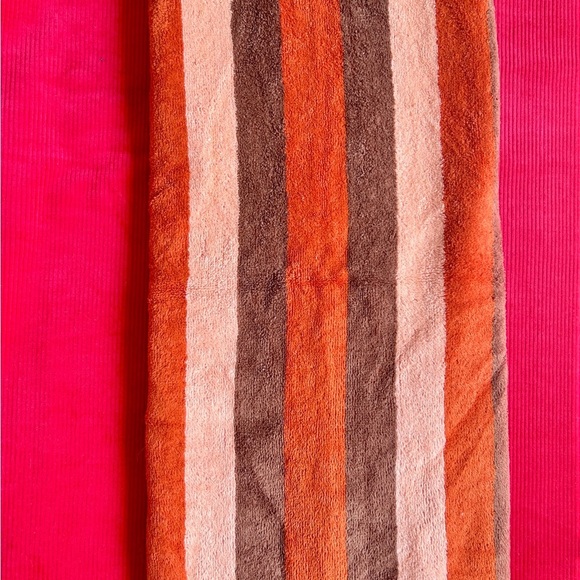 Caldwell Vintage 70s Soft Cotton Groovy Bath and Hand Towel Set - Picture 5 of 6